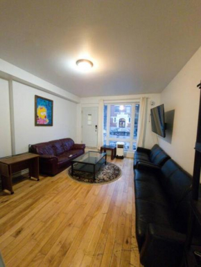 full kitchen - high speed internet - beautiful room
